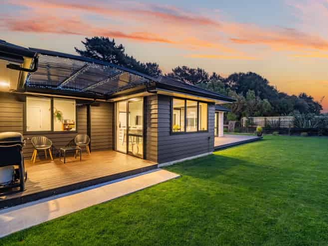 355 Grays Road, Pauatahanui