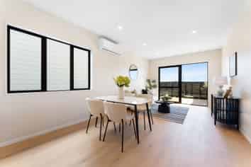 12 Greenbrier Street, Westgate