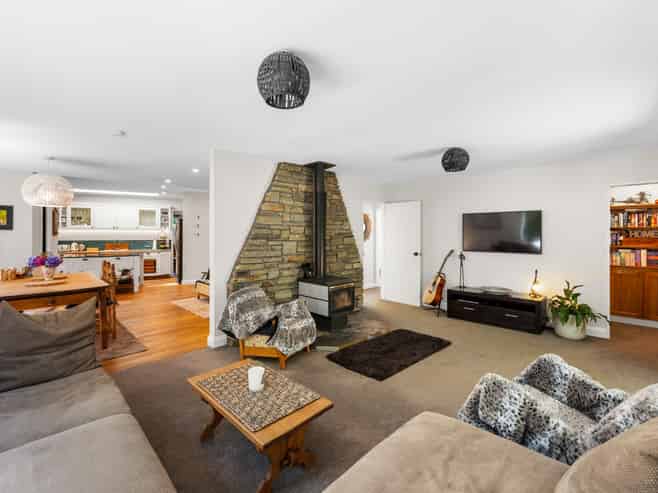 177 Alison Avenue, Albert Town
