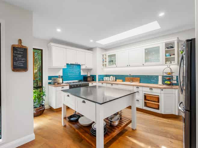 177 Alison Avenue, Albert Town