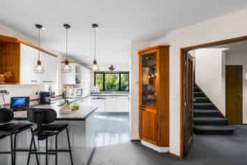 140 Memorial Avenue, Burnside