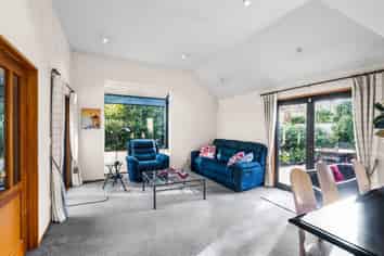 140 Memorial Avenue, Burnside
