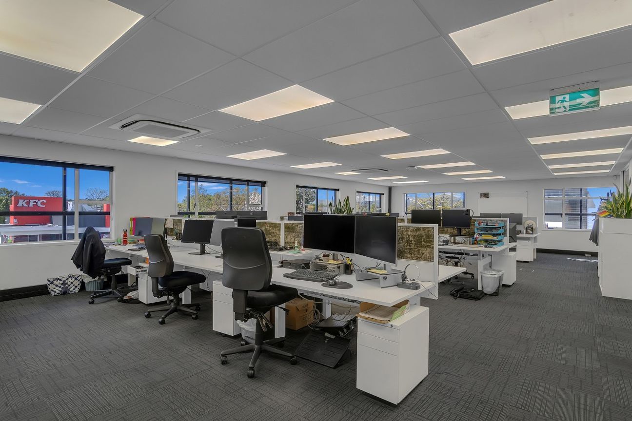 For Lease-Quality office with exceptional profile – další