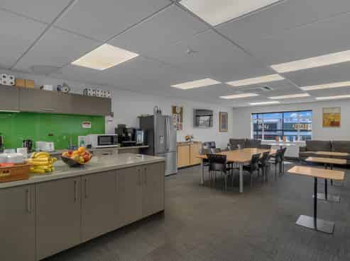 For Lease-Quality office with exceptional profile