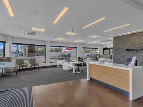 For Lease-Quality office with exceptional profile