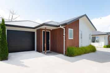 2/70 Hukanui Road, Chartwell