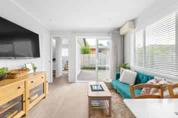 2/70 Hukanui Road, Chartwell