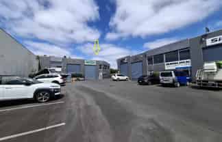 PARAMOUNT DRIVE UNIT