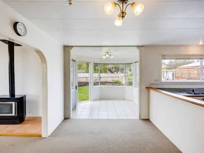 5 Clarence Cox Crescent, Pirimai