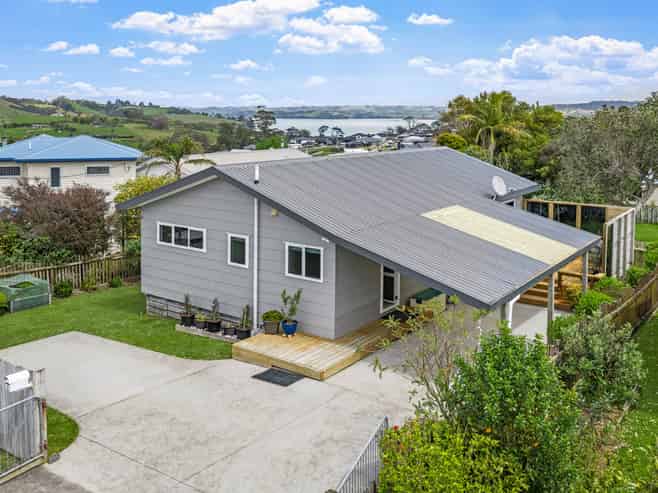 2 Brigitte View, Snells Beach