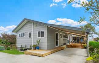 2 Brigitte View, Snells Beach