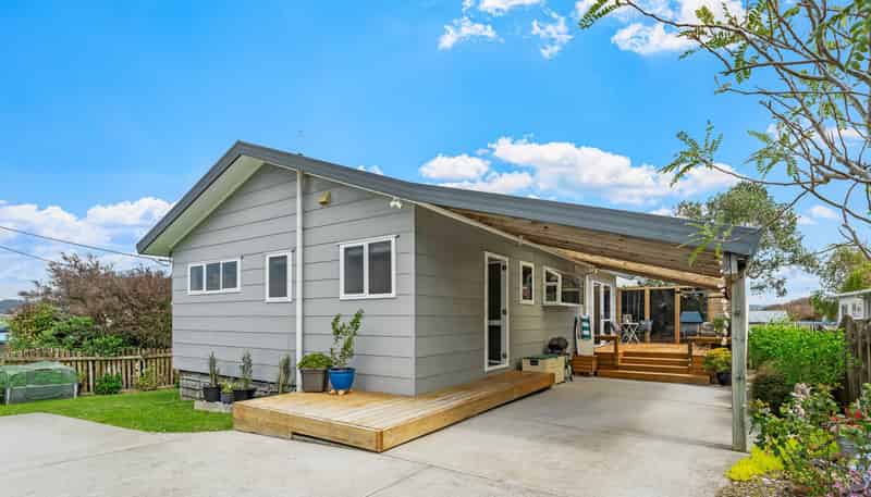 2 Brigitte View, Snells Beach