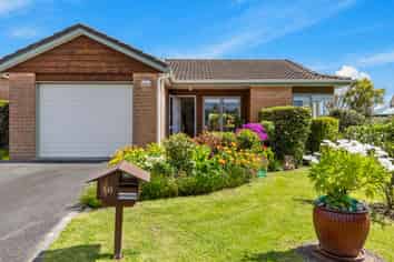 16 The Grove, Red Beach