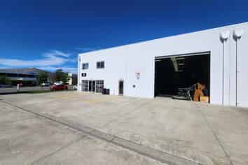 Modern 653 sq m Industrial Unit - Prime Wigram Location