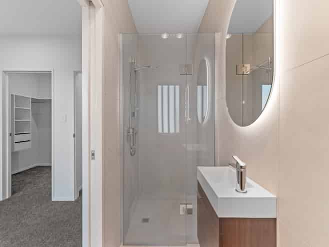6/4 Toru Street, Te Atatu Peninsula