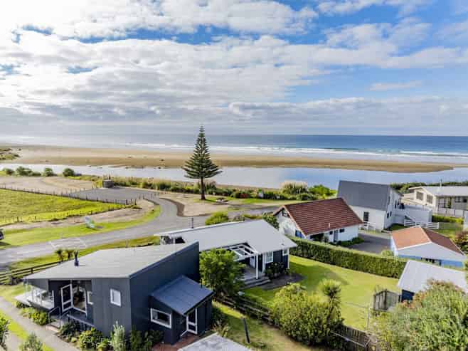 3428 Pourerere Beach Road, Pourerere