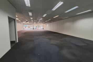 NEW LYNN RETAIL/OFFICE 