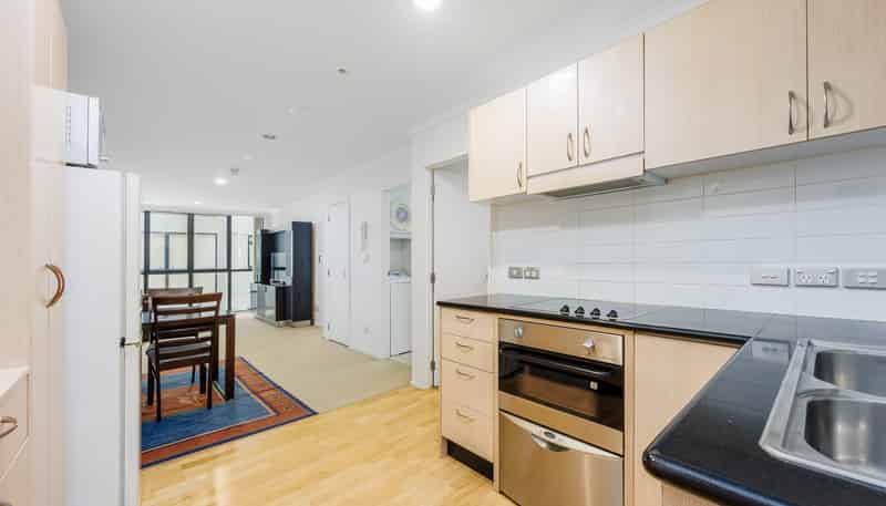B401/176 Broadway, Newmarket