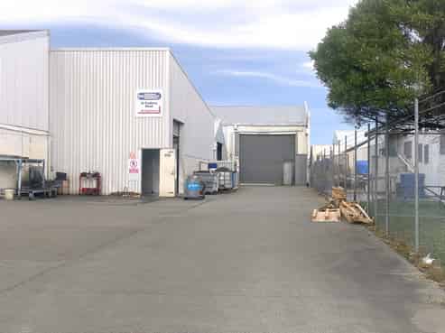 High-stud Onekawa warehouse