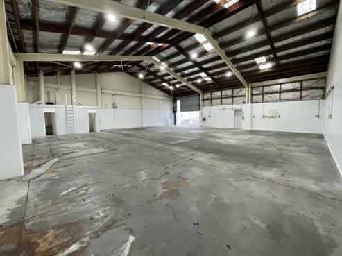 High-stud Onekawa warehouse