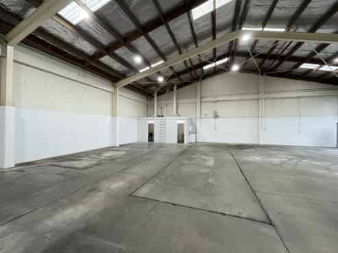 High-stud Onekawa warehouse