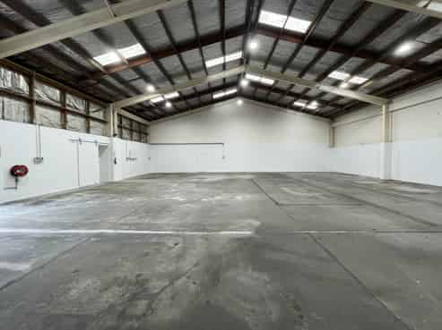 High-stud Onekawa warehouse