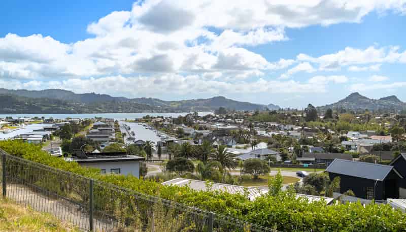 14 Panorama Parade, Pauanui