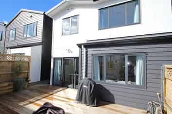 28 Whakawhiti Loop, Avondale