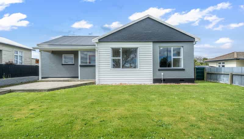 26 Coronation Street, Strathern