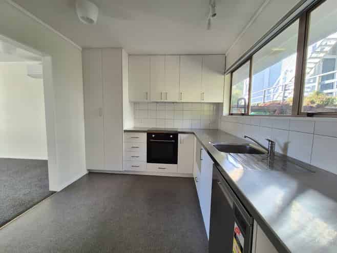 2/13B Upper Bourke Street, Kilbirnie