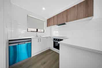 2/24 Funnell Place, Manurewa
