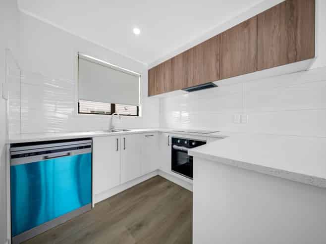 2/24 Funnell Place, Manurewa