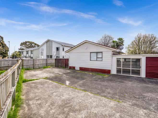 2/24 Funnell Place, Manurewa