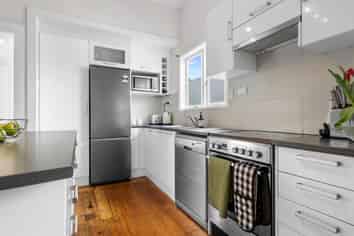 800 Victoria Street, Parkvale