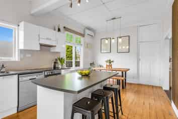 800 Victoria Street, Parkvale