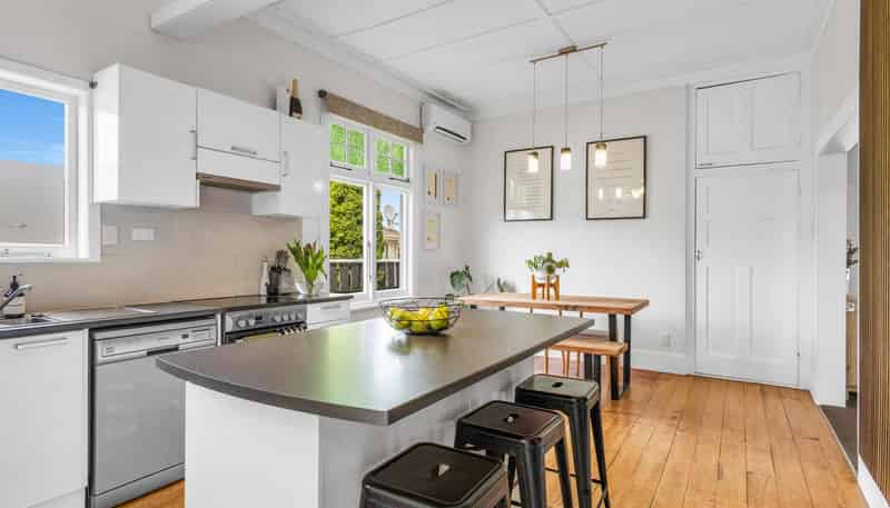 800 Victoria Street, Parkvale