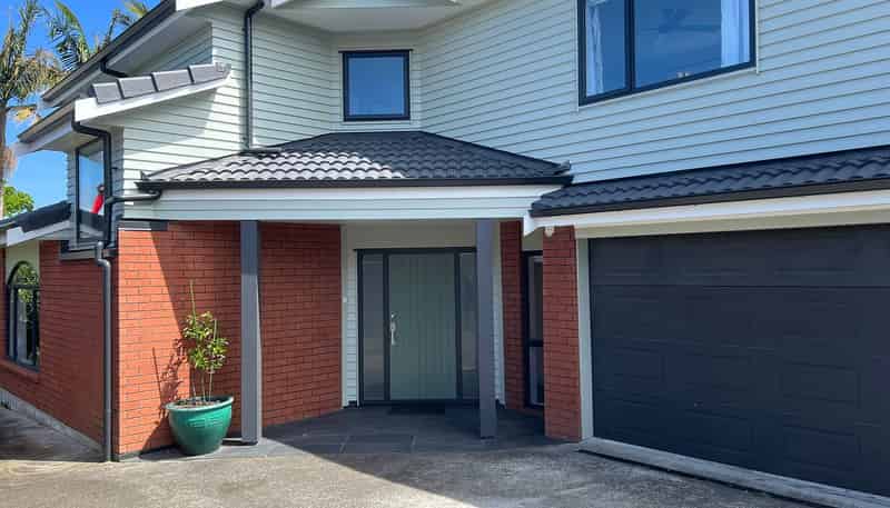 24 Owairaka Avenue, Mount Albert