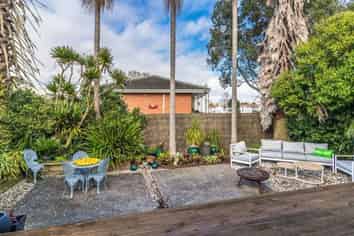 24 Owairaka Avenue, Mount Albert