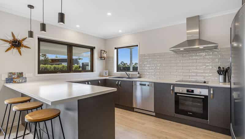 139 Rangiora Crescent, Matarangi