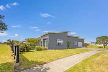 139 Rangiora Crescent, Matarangi