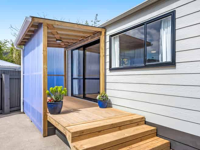 16A Watkins Grove, Taita