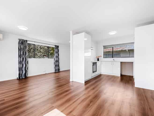 16A Watkins Grove, Taita