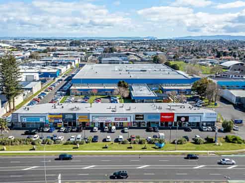 Prime retail opportunity on Great South Road