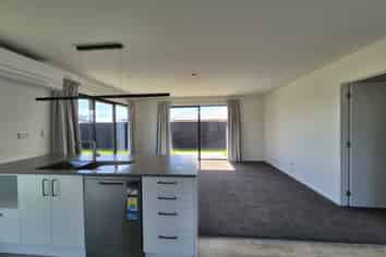 7 Weaver Street, Ravenswood