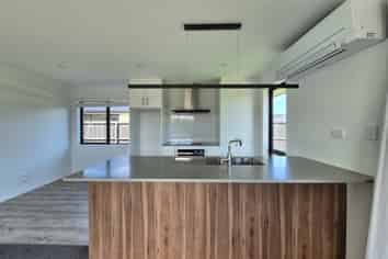 7 Weaver Street, Ravenswood