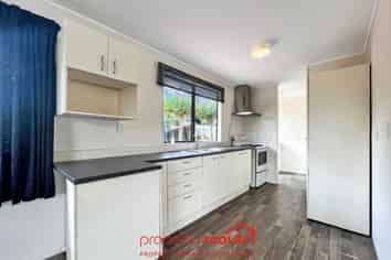 25 Lilburn Crescent, Massey