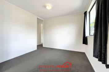 25 Lilburn Crescent, Massey