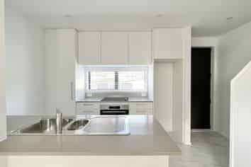 3/3 Fairdale Place, Birkdale