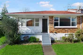 1/183 Mount Albert Road, Sandringham