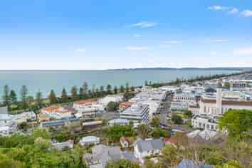 12 Brewster Street, Napier Hill